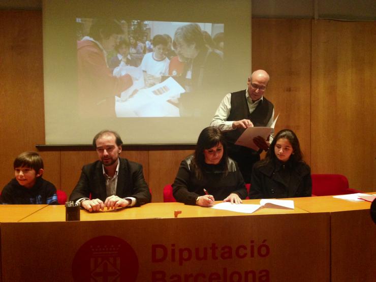 Signatura adhesió Consell Infants a Xarxa de Projectes de Participació Infantil