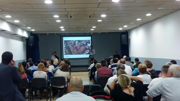 Reunio informativa ve&iuml;ns explosi&oacute;
