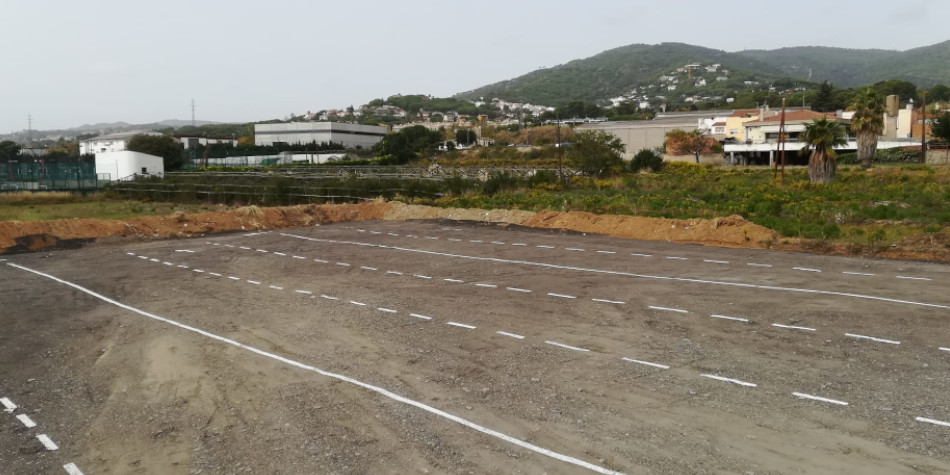 Ja estan operatius els dos nous aparcaments gratuïts a tocar de la carretera de Premià de Dalt