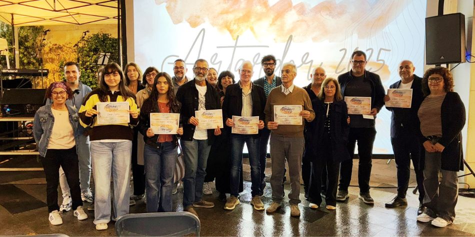 Imatge de grup amb els guanyadors dels premis ArTardor 2025