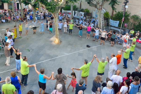 Ballada de sardanes amb la Cobla Xaloc
