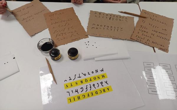 Taller per a adults: l'escriptura romana
