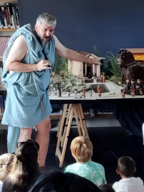 Taller familiar: Magister Fabvlarvm ens visita! Diorama i conte sobre el Museu Rom